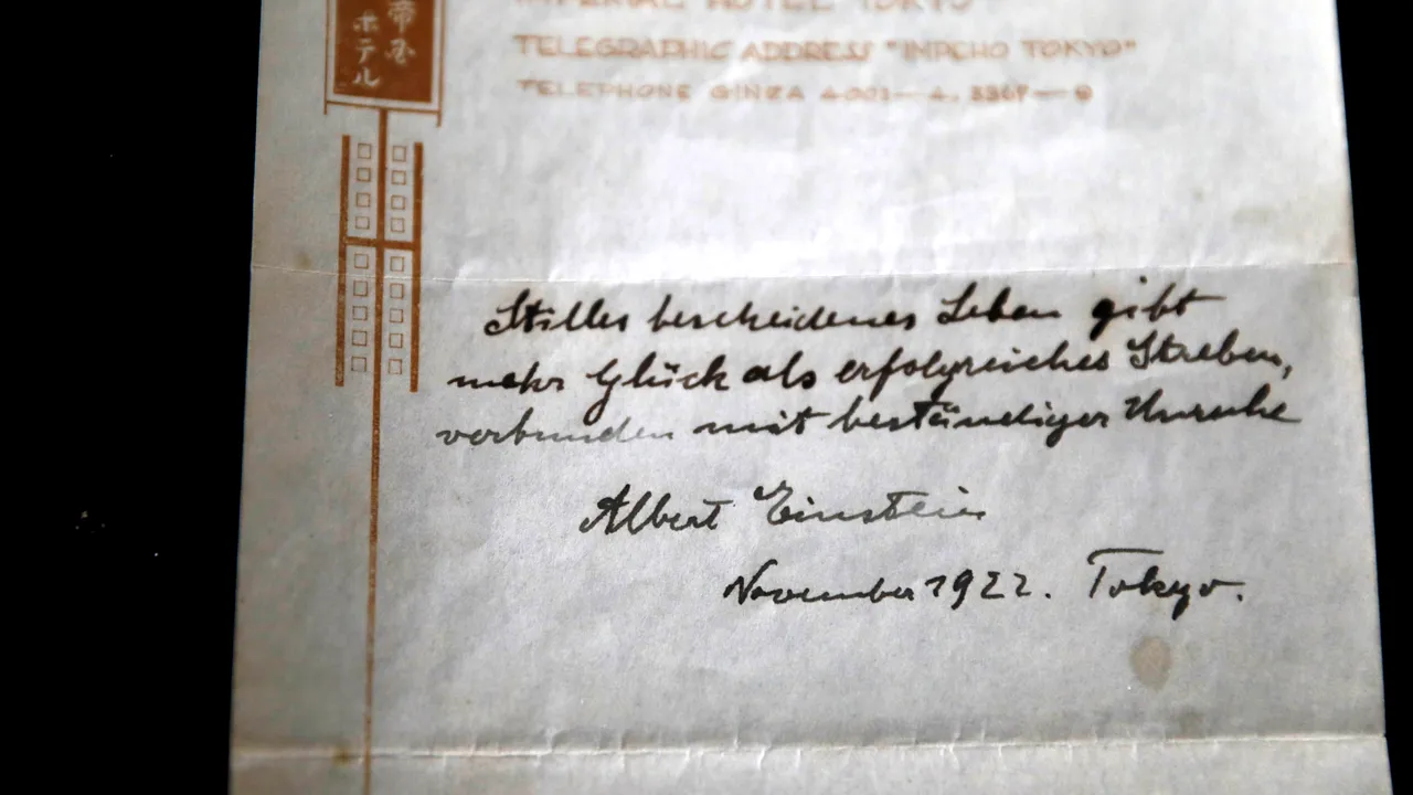 Teoria Fericirii: un bilet scris de Albert Einstein a fost vândut la licitaţie cu peste un milion de dolari