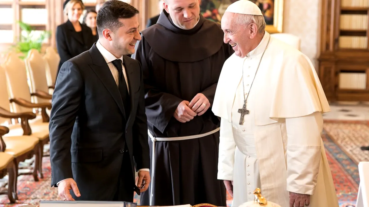 Preşedintele Ucrainei i-a cerut Papei Francisc să ajute la eliberarea prizonierilor de război