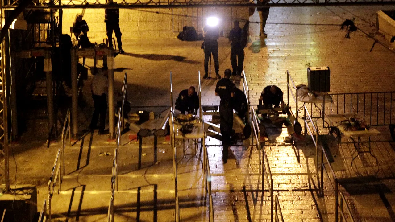 Israelul înlocuieşte detectoarele de metale de pe Esplanada Moscheilor din Ierusalim