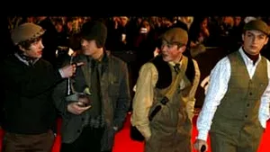 Arctic Monkeys, cea mai bună trupă britanică, la NME Awards