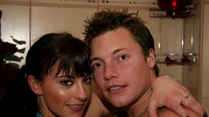 Cheeky Gabriela şi iubitul său, în jacuzzi, la 