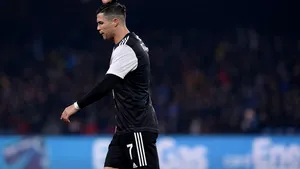 Vlad Chiricheş, eroul serii în Serie A: căpitanul naţionalei l-a enervat pe Cristiano Ronaldo. Jurnaliştii italeni l-au lăudat