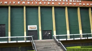 Cât mai costă o licență la Universitatea „Spiru Haret” / Profesor șpăgar, trimis în judecată pentru că vindea examene și licențe