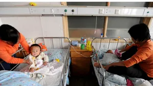 Numărul copiilor spitalizaţi în China, după ce au fost intoxicaţi cu melamină, s-a triplat