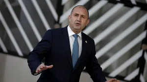 Cinci rânduri de alegeri în doi ani. Preşedintele Bulgariei a dizolvat parlamentul şi cheamă oamenii din nou la vot