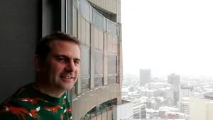 INTERVIU | Autorul britanic Peter Bunzl: Scriu împotriva clişeelor din cărţile pentru copii