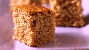 REŢETE DE CRĂCIUN: Prăjitură cu scorţişoară