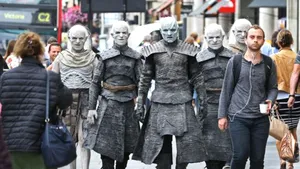 FOTO, VIDEO | Iarnă în mijlocul verii: Umblătorii Albi au cucerit Marea Britanie. Regele Nopţii din „Game of Thrones” s-a plimbat pe străzile Londrei. Elemente INEDITE în sezonul 7 al GOT