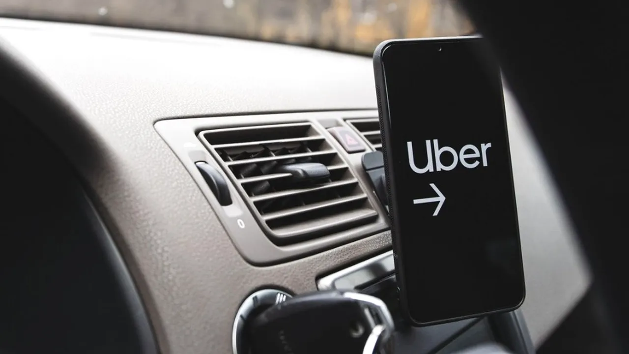 Enciclopedia Uber. Care sunt cele mai uitate obiecte în maşină? Top 20 obiecte de neuitat, dar uitate 