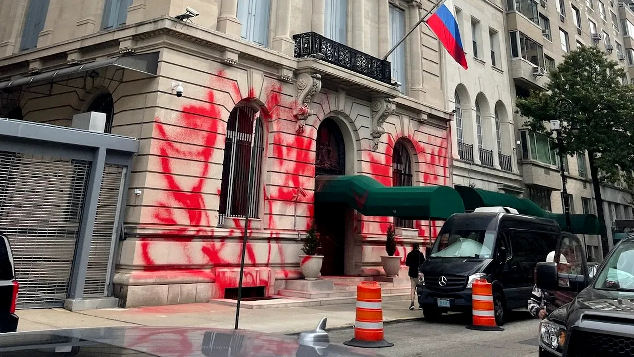 Consulatul rus din New York a fost vandalizat/ 