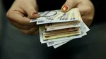 Curs valutar 9 aprilie. Gramul de aur crește ușor. Leul a scăzut în fața euro și francului elvețian