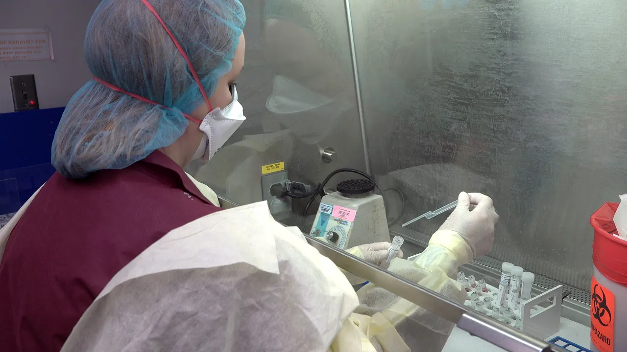 Nu există dovezi că noul coronavirus a fost creat în laboratoarele din China. Anunţul unui medic specialist
