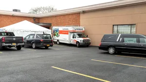 Cadavre depozitate în camioane în timpul pandemiei de coronavirus