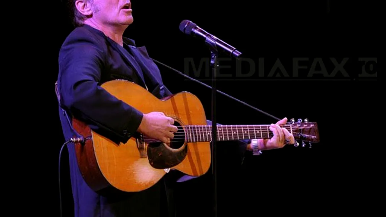 Cântăreţul John Mellencamp a divorţat. Artistul ar avea o relaţie cu Meg Ryan