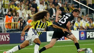 UEFA deschide un caz disciplinar după incidentele de la Lyon - Fenerbahçe, din play-off-ul pentru Liga Campionilor. Guendouzi, în prim-plan