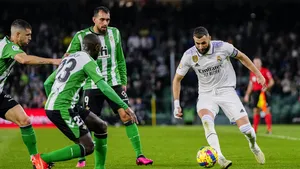 Speranţele de titlu ale lui Real Madrid, diminuate de o remiză la Betis. Barcelona s-a distanţat în clasament
