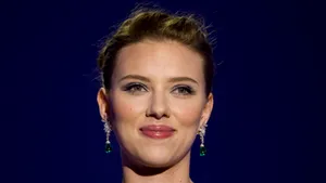 Scarlett Johansson vrea să-şi lanseze cel de-al doilea album (Video)