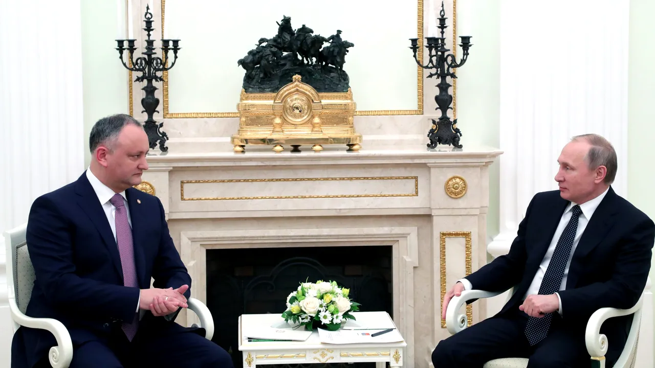 Cum şi-a bătut joc Putin de Dodon: incidentul care arată raportul de forţe între Rusia şi Moldova