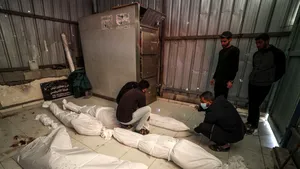 Morgile din Gaza sunt pline. Mii de cadavre sunt depozitate deoarece nu pot fi identificate