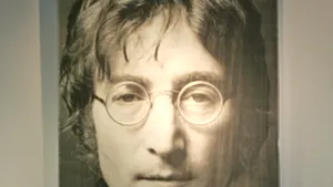 Fotografie a adolescentului John Lennon, dată publicităţii după 50 de ani
