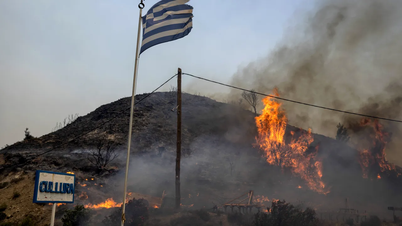 Grecia cumpără din Canada şapte avioane de stingere a incendiilor