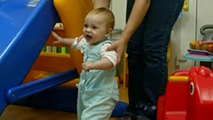 STUDIU: Personalul din sistemul de protecţia copilului, relativ tânăr. Toţi angajaţii au calificativul 