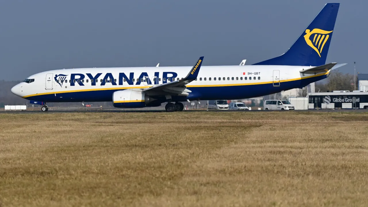 Avertismentul Ryanair. Unele companii aeriene „se vor lupta să supraviețuiască” din cauza prețurilor ridicate ale petrolului, iar biletele de avion se vor scumpi