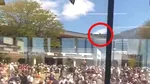 VIDEO. Posibilul autor al asasinatului lui Charlie Kirk, surprins fugind pe un acoperiș după ce a deschis focul