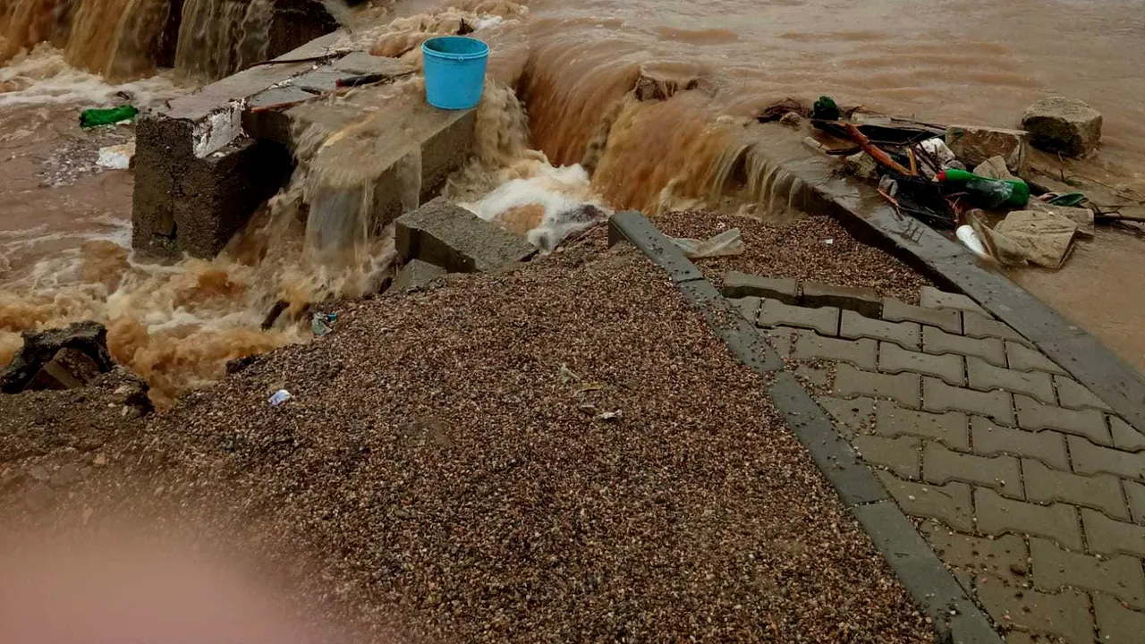 Cod galben de inundaţii pe râuri din Hunedoara şi Arad