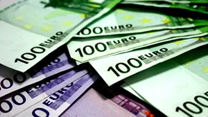 CE a înrăutăţit estimările privind cursul de schimb leu/euro pentru 2008 şi 2009