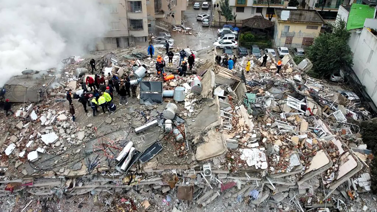 Forţa devastatoare a cutremurului a fost egală cu 100 de bombe atomice