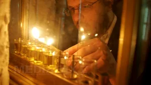 Fundaţia Ronald S. Lauder România a aprins, miercuri, lumânările de Hanukah şi de Crăciun