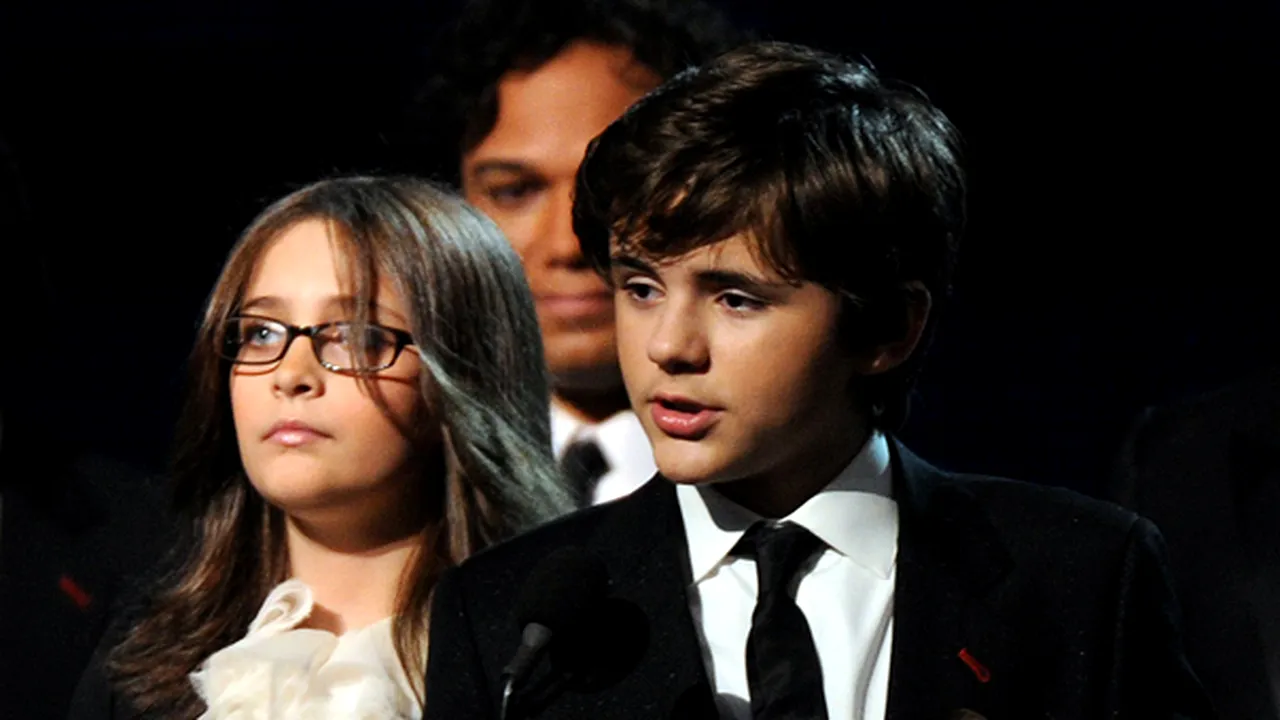 Copiii lui Michael Jackson au primit un premiu Grammy acordat postum artistului - GALERIE FOTO