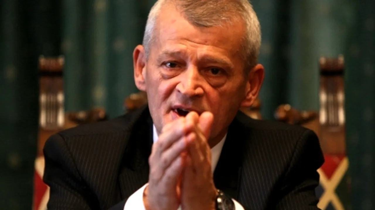 Oprescu: Preşedintele Traian Băsescu doreşte să lege propriul partid de putere