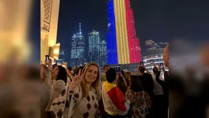 Burj al-Khalifa, cea mai înaltă clădire din lume, a fost iluminată în culorile drapelului României, de 1 Decembrie | VIDEO