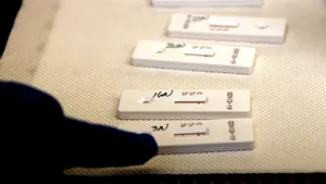 Marea Britanie: testul de anticorpi a fost aprobat. Anunţul făcut de oficiali
