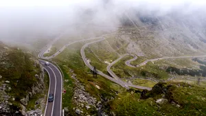 Se împlinesc 51 de ani de la inaugurarea Transfăgărășanului. CNAIR plănuiește modernizări pentru „piscul ingineriei românești”