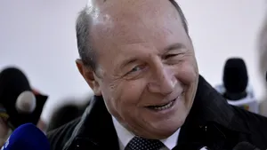 Motorina a ajuns la 10 lei. Băsescu spune până când va continua scumpirea carburanților
