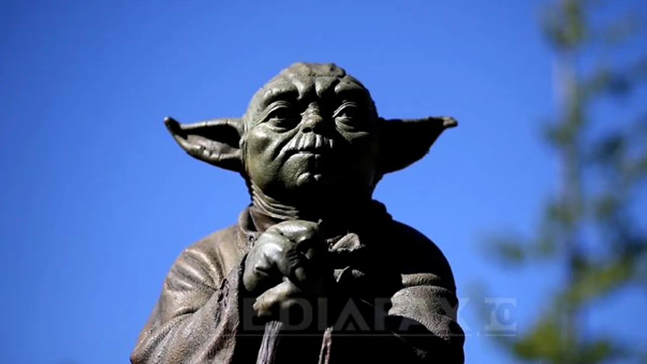 O statuie a maestrului Yoda din franciza 