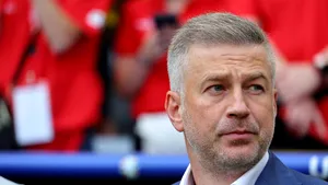 Antrenorul Edi Iordănescu este oficial antrenorul Legiei Varșovia. A fost prezentat chiar în ziua în care a împlinit 47 de ani