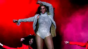 ASCULTĂ SMART RADIO | Colaborare neaşteptată în lumea muzicii: Beyonce, Adele şi Chris Martin ar fi înregistrat o piesă împreună