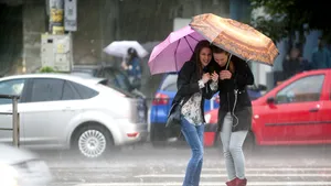 Meteo. Se strică vremea în Capitală: Ploile şi vijeliile vin peste bucureşteni