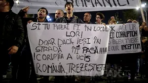 Protestul din Piaţa Universităţii în IMAGINI - GALERIE FOTO