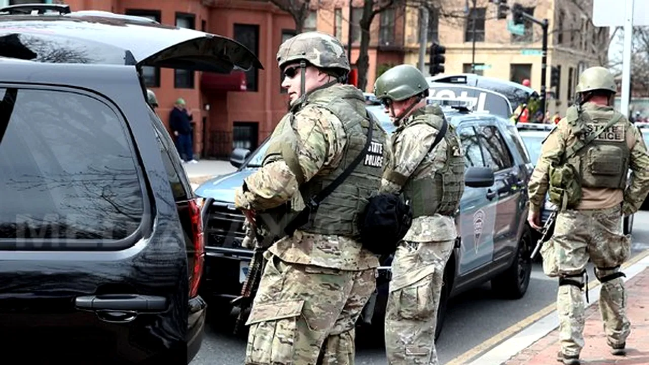 EXPLOZIILE din Boston. Capacul unei oale utilizate în comiterea atentatului, găsit pe acoperişul unui hotel