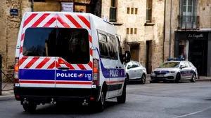 Franța: Trupurile a cinci bebeluși, descoperite într-un apartament. Mama, pusă sub acuzare