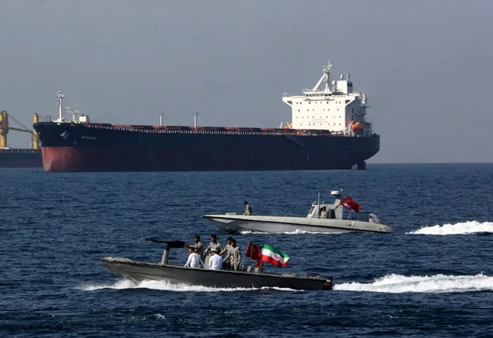 RĂZBOI ÎN IRAN Bloomberg: Navele iraniene au găsit o nouă modalitate să ocolească blocada SUA din Strâmtoarea Ormuz