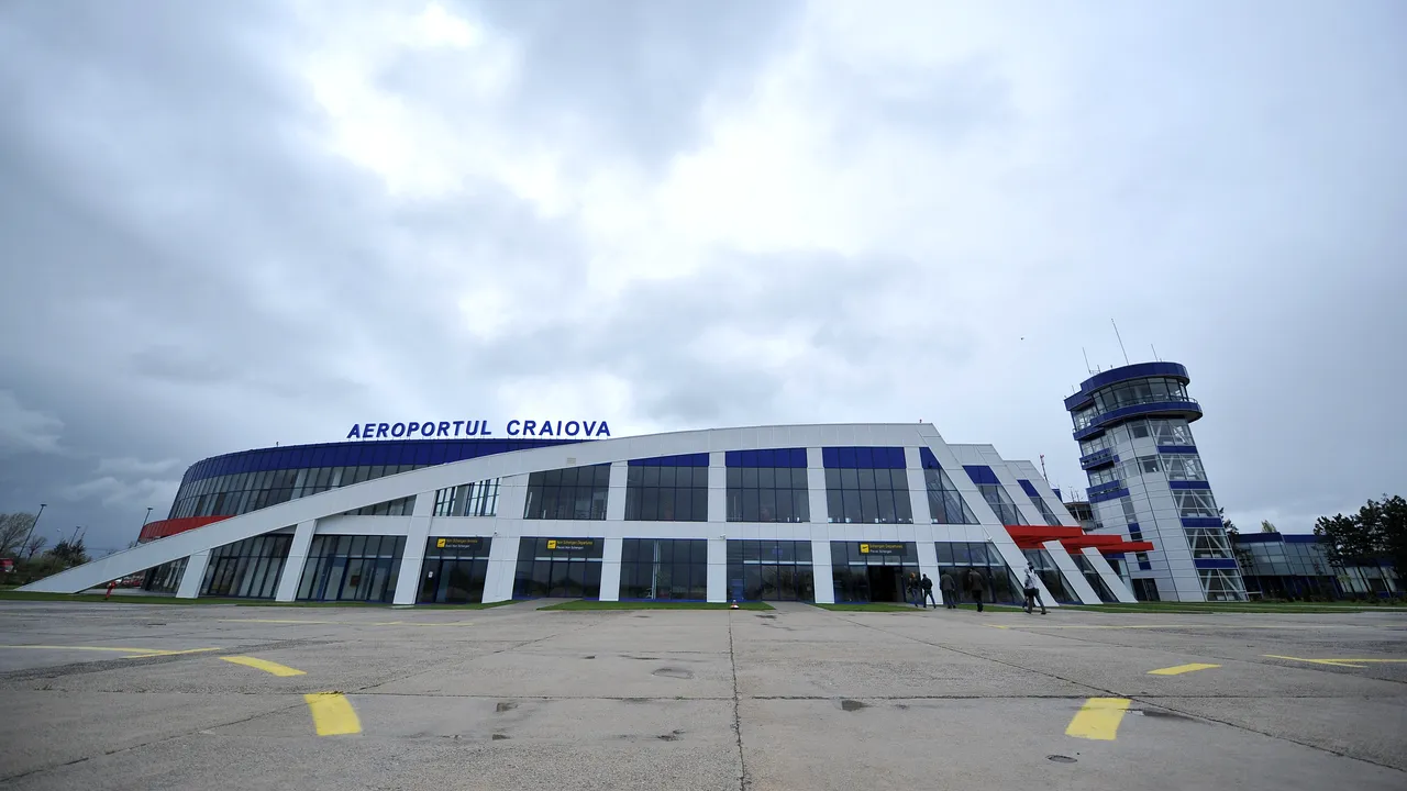 Pierderi de jumătate de milion de lei la Aeroportul Craiova, unde traficul aerian s-a redus cu 60%. Aeroportul mai are bani doar pentru două luni