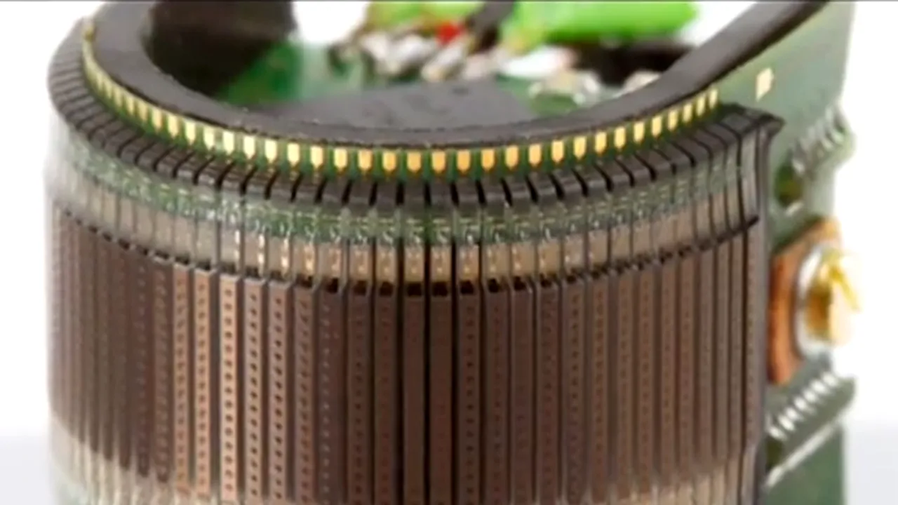 Primul ochi artificial inspirat de structura organului vizual al muştei drosofile, creat de savanţi - VIDEO