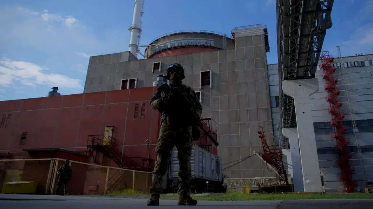Războiul din Ucraina, ziua 775. Serghei Lavrov soseşte în China într-o vizită oficială / O dronă a lovit un reactor nuclear de la centrala Zaporojia / Cum acţionează Kremlinul pentru a submina ajutorul SUA pentru Ucraina