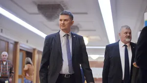 Purtătorul de cuvânt al PSD: Nu l-am văzut pe Iohannis de multe ori la Iaşi. L-am văzut blocând traficul ca să meargă acasă